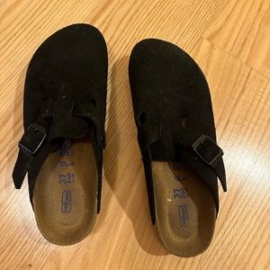 Birkenstock clog, black, 6-6.5 women